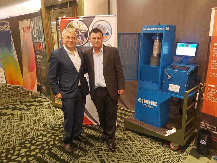 Equipamentos CIMHE em feira do setor