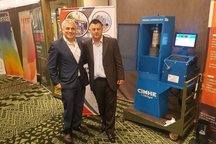 Prensa hidráulica automática de 150 toneladas da CIMHE